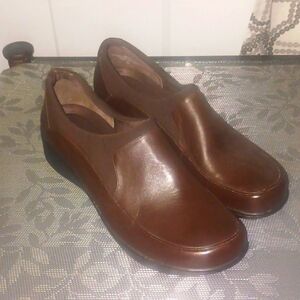Ladies Shoes Size 9